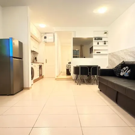 아파트 Americas Camison With Pool And Patio 7 By Tenerife365 *